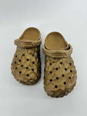 CROCS Gold Textured Geometric Clogs